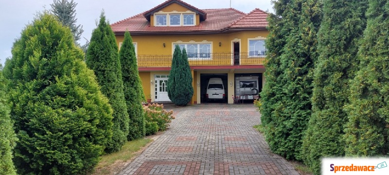 Sprzedam dom Gliwice, Czechowice -  wolnostojący trzypiętrowy,  pow.  511 m2,  działka:   2340 m2