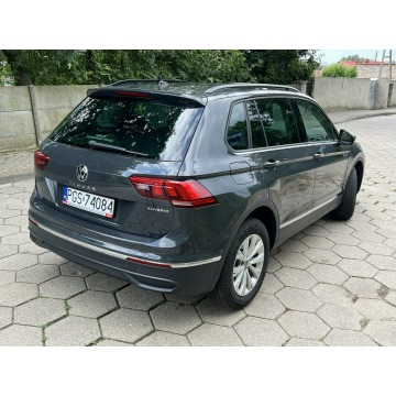 Volkswagen Tiguan  SUV 2023,  1.4 hybryda, automat - Na sprzedaż za 119 999 zł - Gostyń - zdjęcie 6