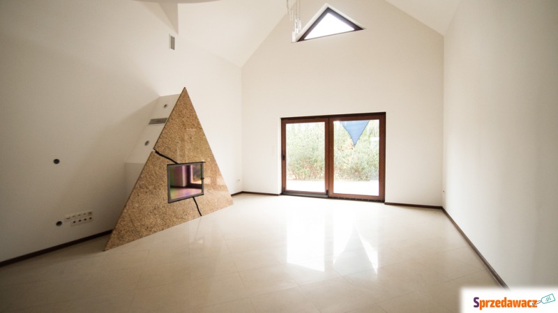 Do sprzedania dom z dużym stawem,...