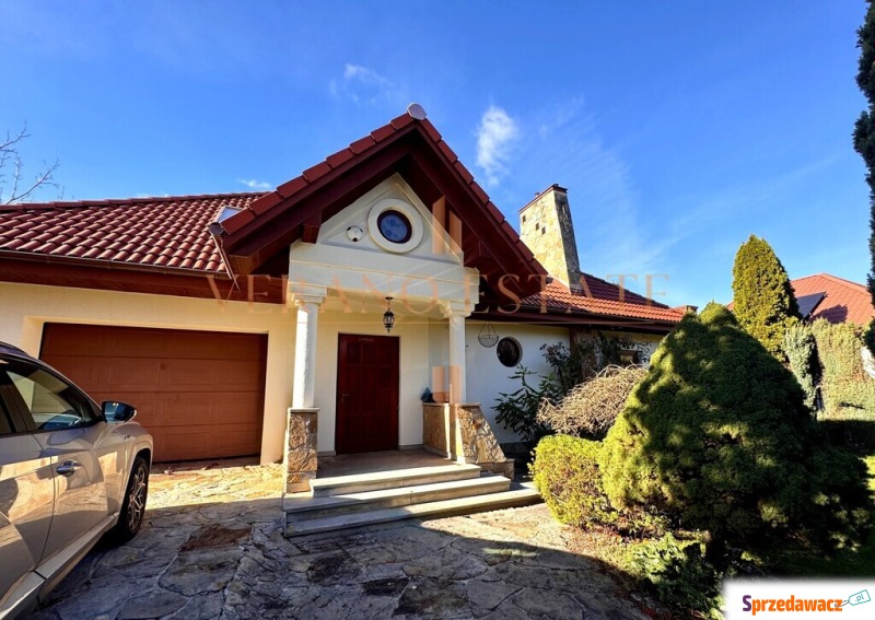 Sprzedam dom Radom - ,  pow.  230 m2,  działka:   782 m2