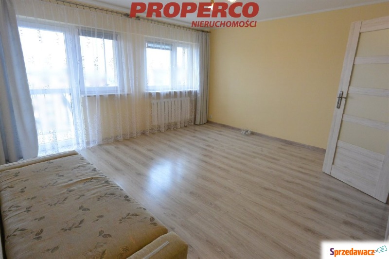 Mieszkanie trzypokojowe Pińczów,   65 m2, 4 piętro - Sprzedam
