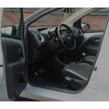 Toyota Aygo  Hatchback 2021,  1.0 benzyna - Na sprzedaż za 36 990 zł - Mysłowice - zdjęcie 12