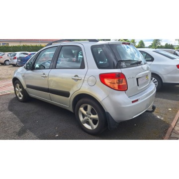 Suzuki SX4  Hatchback 2007,  1.6 diesel - Na sprzedaż za 12 900 zł - Częstochowa - zdjęcie 4