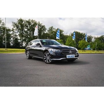 Mercedes - Benz E-klasa  Kombi 2020,  2.0 diesel, automat - Na sprzedaż za 93 999 zł - Zabrze - zdjęcie 4