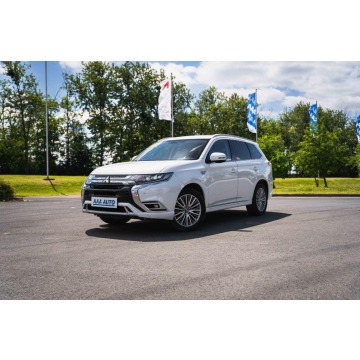 Mitsubishi Outlander  SUV 2020,  2.4 benzyna, automat - Na sprzedaż za 89 999 zł - Piaseczno - zdjęcie 2