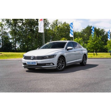 Volkswagen Passat  Liftback 2019,  2.0 benzyna, automat - Na sprzedaż za 69 999 zł - Zabrze - zdjęcie 2