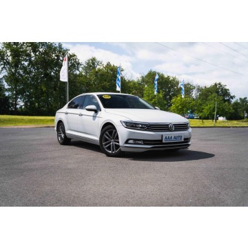 Volkswagen Passat  Liftback 2019,  2.0 benzyna, automat - Na sprzedaż za 69 999 zł - Zabrze - zdjęcie 4
