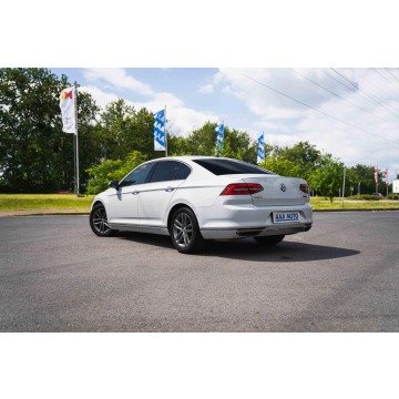Volkswagen Passat  Liftback 2019,  2.0 benzyna, automat - Na sprzedaż za 69 999 zł - Zabrze - zdjęcie 6