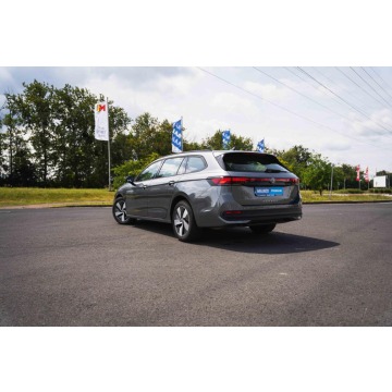 Volkswagen Passat  Kombi 2024,  1.5 benzyna, automat - Na sprzedaż za 123 999 zł - Zabrze - zdjęcie 6