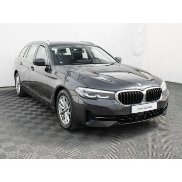 BMW Seria 5  Kombi 2022,  2.0 benzyna, automat - Na sprzedaż za 129 840 zł - Gdańsk - zdjęcie 3