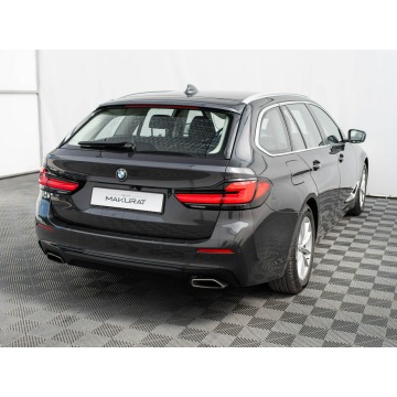 BMW Seria 5  Kombi 2022,  2.0 benzyna, automat - Na sprzedaż za 129 840 zł - Gdańsk - zdjęcie 5