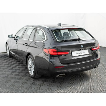 BMW Seria 5  Kombi 2022,  2.0 benzyna, automat - Na sprzedaż za 129 840 zł - Gdańsk - zdjęcie 4