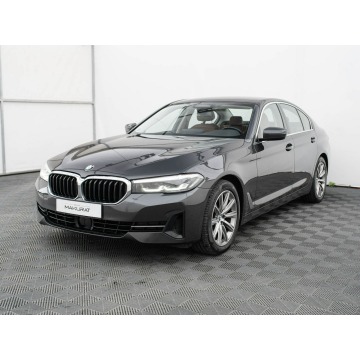 BMW Seria 5  Sedan/Limuzyna 2021,  2.0 benzyna, automat - Na sprzedaż za 119 840 zł - Gdańsk - zdjęcie 2