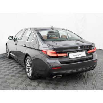 BMW Seria 5  Sedan/Limuzyna 2021,  2.0 benzyna, automat - Na sprzedaż za 119 840 zł - Gdańsk - zdjęcie 4