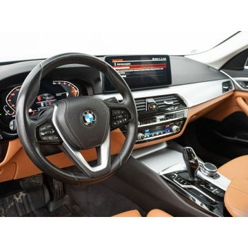 BMW Seria 5  Sedan/Limuzyna 2021,  2.0 benzyna, automat - Na sprzedaż za 119 840 zł - Gdańsk - zdjęcie 6