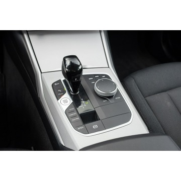 BMW Seria 3  Kombi 2022,  2.0 benzyna, automat - Na sprzedaż za 84 850 zł - Gdynia - zdjęcie 11