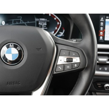 BMW Seria 3  Kombi 2022,  2.0 benzyna, automat - Na sprzedaż za 84 850 zł - Gdynia - zdjęcie 10