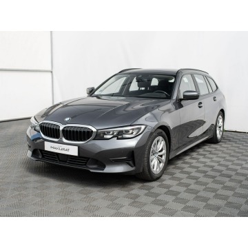 BMW Seria 3  Kombi 2021,  2.0 benzyna, automat - Na sprzedaż za 88 840 zł - Gdynia - zdjęcie 2