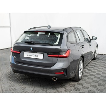 BMW Seria 3  Kombi 2021,  2.0 benzyna, automat - Na sprzedaż za 88 840 zł - Gdynia - zdjęcie 5