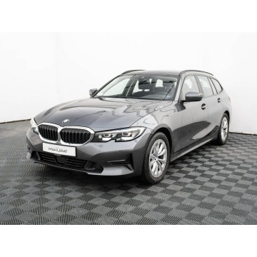 BMW Seria 3  Kombi 2022,  2.0 benzyna, automat - Na sprzedaż za 93 840 zł - Gdańsk - zdjęcie 2