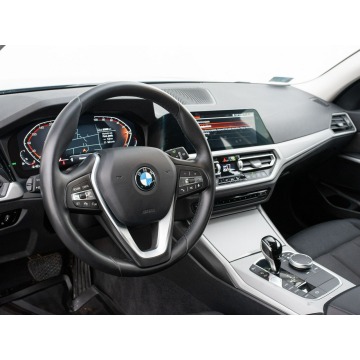 BMW Seria 3  Kombi 2022,  2.0 benzyna, automat - Na sprzedaż za 93 840 zł - Gdańsk - zdjęcie 6