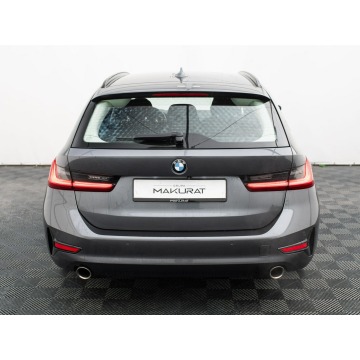 BMW Seria 3  Kombi 2022,  2.0 benzyna, automat - Na sprzedaż za 93 840 zł - Gdańsk - zdjęcie 8