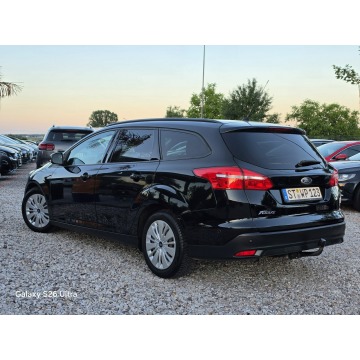 Ford Focus  Kombi 2015,  1.5 diesel - Na sprzedaż za 21 999 zł - Nowe Sójki - zdjęcie 12