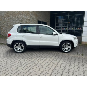 Volkswagen Tiguan  SUV 2009,  1.4 benzyna - Na sprzedaż za 29 900 zł - Zduńska Wola - zdjęcie 4