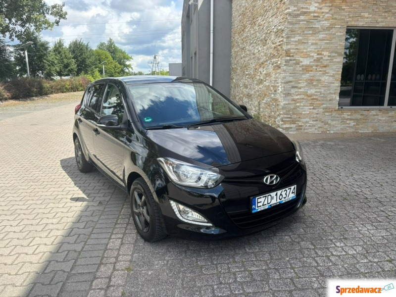 Hyundai i20  Hatchback 2014,  1.2 benzyna - Na sprzedaż za 19 900 zł - Zduńska Wola