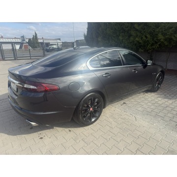 Jaguar XF  Sedan/Limuzyna 2015,  2.2 diesel, automat - Na sprzedaż za 40 900 zł - Zielona Łąka - zdjęcie 2