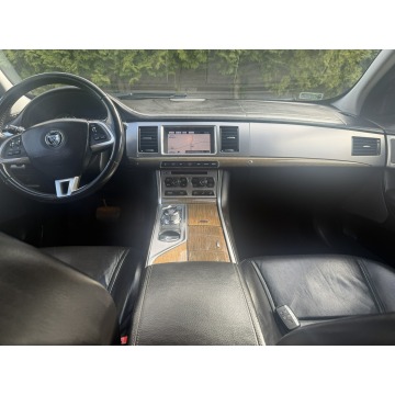 Jaguar XF  Sedan/Limuzyna 2015,  2.2 diesel, automat - Na sprzedaż za 40 900 zł - Zielona Łąka - zdjęcie 8