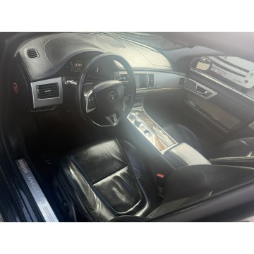 Jaguar XF  Sedan/Limuzyna 2015,  2.2 diesel, automat - Na sprzedaż za 40 900 zł - Zielona Łąka - zdjęcie 9