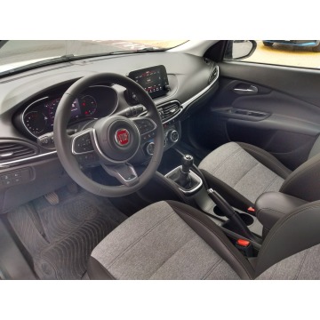 Fiat Tipo  Hatchback 2022,  1.0 benzyna - Na sprzedaż za 56 900 zł - Tychy - zdjęcie 8