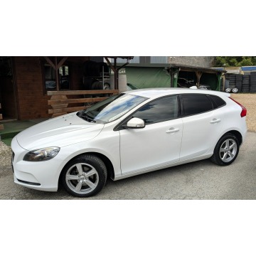 Volvo V40  Hatchback 2017,  2.0 diesel - Na sprzedaż za 35 900 zł - Częstochowa - zdjęcie 4