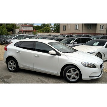 Volvo V40  Hatchback 2017,  2.0 diesel - Na sprzedaż za 35 900 zł - Częstochowa - zdjęcie 8