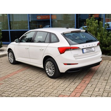 Skoda Scala  Hatchback 2023,  1.0 benzyna - Na sprzedaż za 51 500 zł - Warszawa - zdjęcie 10