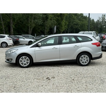 Ford Focus  Kombi 2017,  1.5 diesel - Na sprzedaż za 27 800 zł - Pęcice - zdjęcie 6