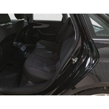 Audi A4  Sedan/Limuzyna 2023,  2.0 benzyna, automat - Na sprzedaż za 144 045 zł - Komorniki - zdjęcie 12