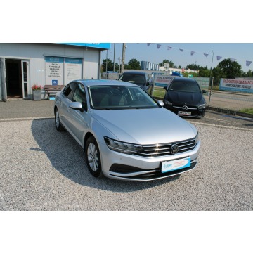 Volkswagen Passat  Sedan/Limuzyna 2022,  2.0 diesel - Na sprzedaż za 73 900 zł - Warszawa - zdjęcie 4