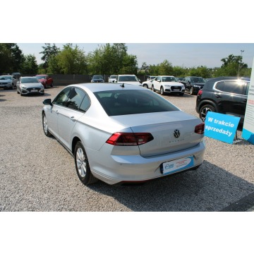 Volkswagen Passat  Sedan/Limuzyna 2022,  2.0 diesel - Na sprzedaż za 73 900 zł - Warszawa - zdjęcie 8
