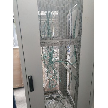 Szafa serwerowa wym. 80 cm x 200 cm x 100 cm, rack 19