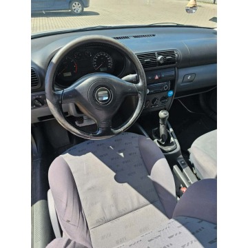 Seat Leon  Hatchback 2002,  1.4 benzyna - Na sprzedaż za 4 200,00 zł - Głogów - zdjęcie 2