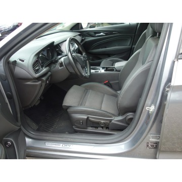 Opel Insignia  Kombi 2017,  2.0 diesel, automat - Na sprzedaż za 44 800 zł - Słupsk - zdjęcie 9