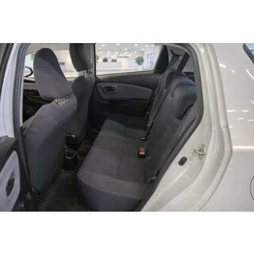 Toyota Yaris  Hatchback 2020,  1.0 benzyna - Na sprzedaż za 31 111 zł - Białystok - zdjęcie 4