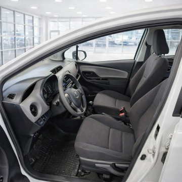Toyota Yaris  Hatchback 2020,  1.0 benzyna - Na sprzedaż za 31 111 zł - Białystok - zdjęcie 3