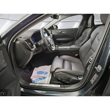 Volvo V60  Kombi 2025,  2.0 benzyna, automat - Na sprzedaż za 159 900 zł - Tychy - zdjęcie 5