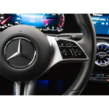 Mercedes - Benz A-klasa  Sedan/Limuzyna 2023,  2.0 diesel, automat - Na sprzedaż za 97 500 zł - Gdańsk - zdjęcie 12