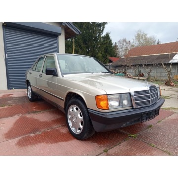 Mercedes - Benz   Sedan/Limuzyna 1985,  2.0, automat - Na sprzedaż za 18 900 zł - Malutkie - zdjęcie 3