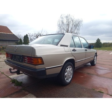 Mercedes - Benz   Sedan/Limuzyna 1985,  2.0, automat - Na sprzedaż za 18 900 zł - Malutkie - zdjęcie 4