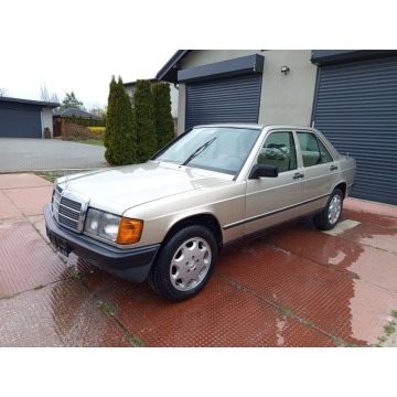 Mercedes - Benz   Sedan/Limuzyna 1985,  2.0, automat - Na sprzedaż za 18 900 zł - Malutkie - zdjęcie 1
